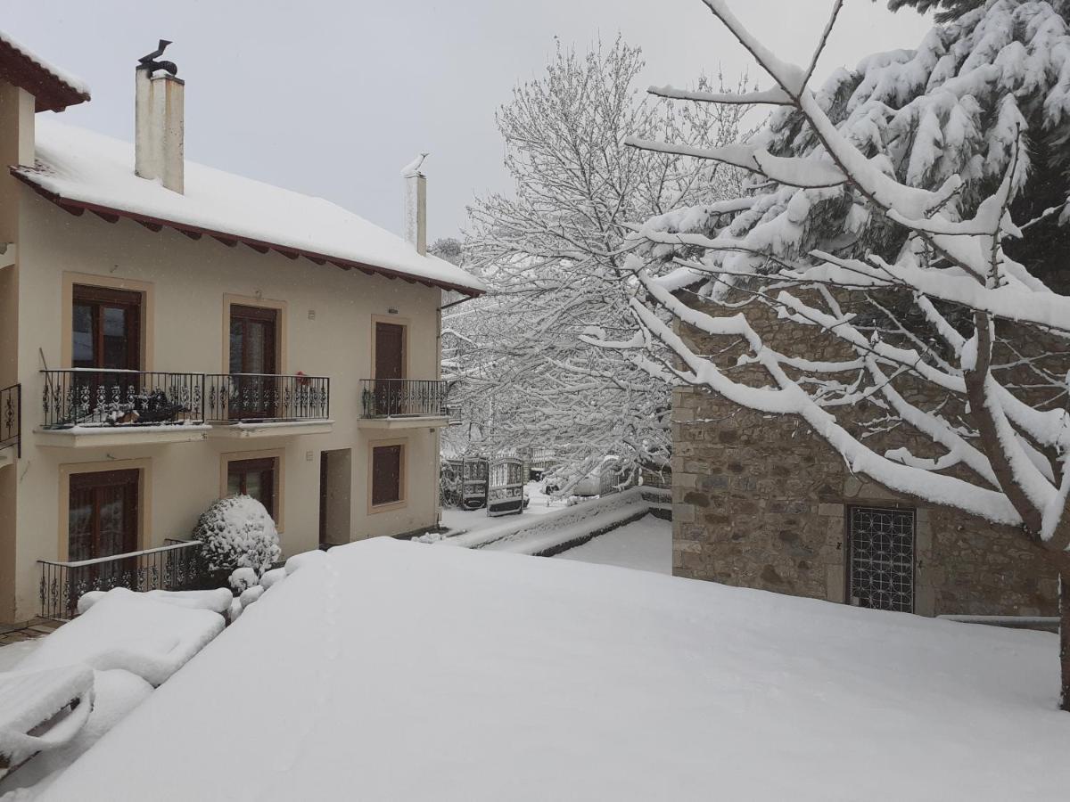 Family'S Houses Kalavryta Luaran gambar