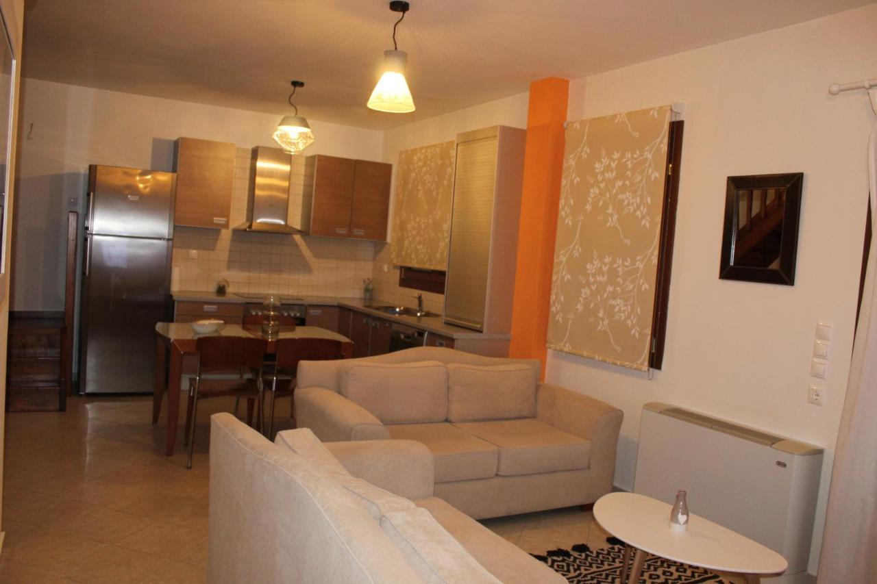 Family'S Houses Kalavryta Luaran gambar
