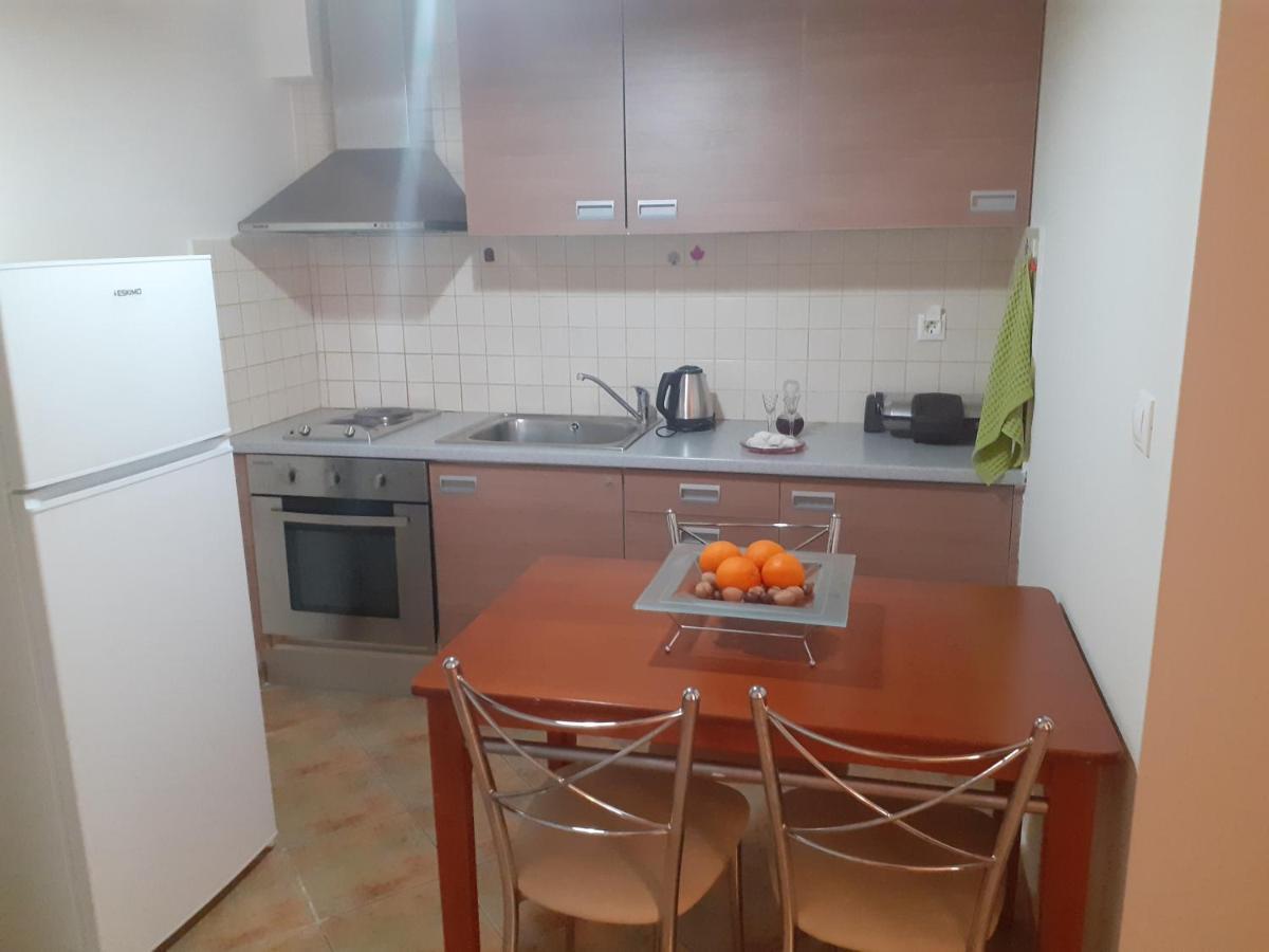 Family'S Houses Kalavryta Luaran gambar