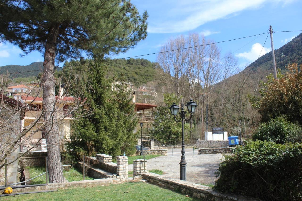 Family'S Houses Kalavryta Luaran gambar