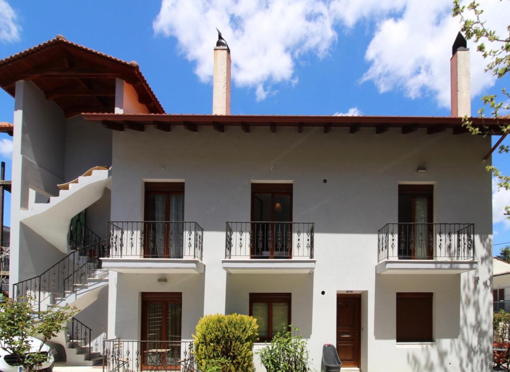Family'S Houses Kalavryta Luaran gambar